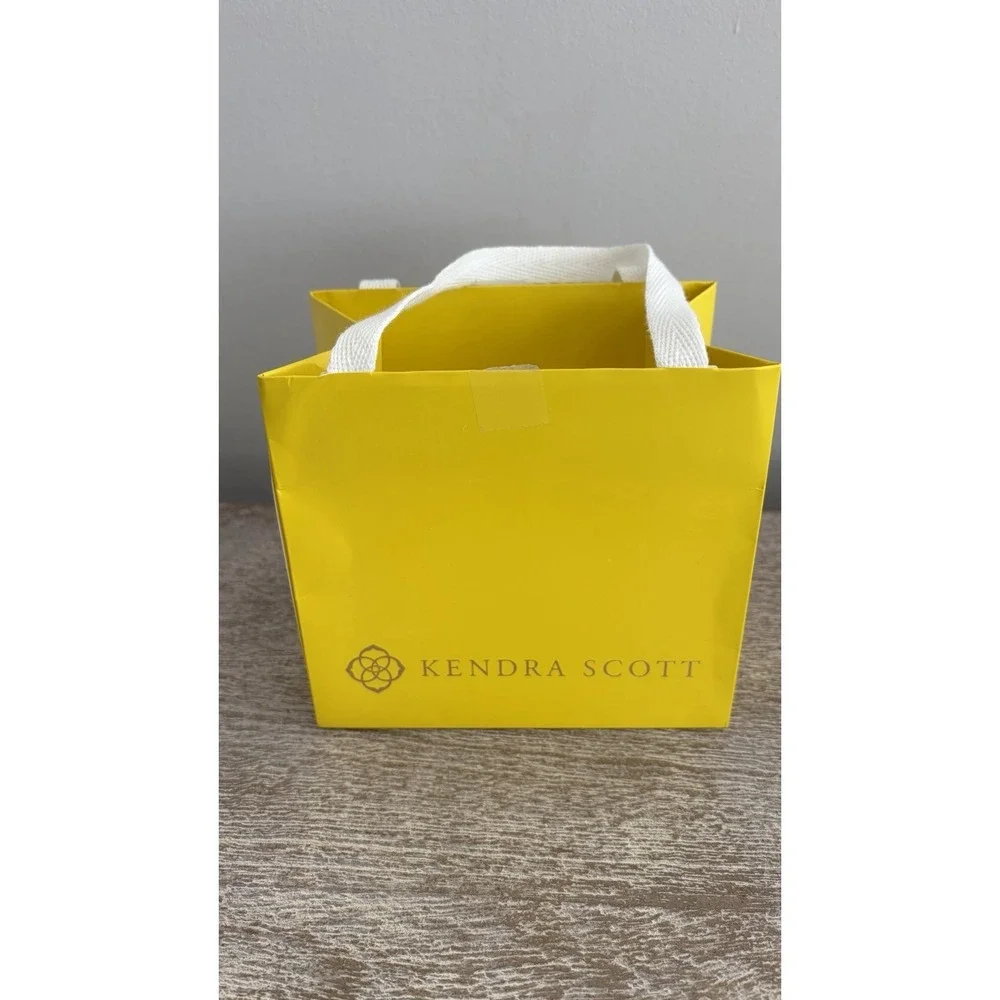 Kendra Scott Gift Set Yellow Shopping Bag & Gray Jewelry Pouch